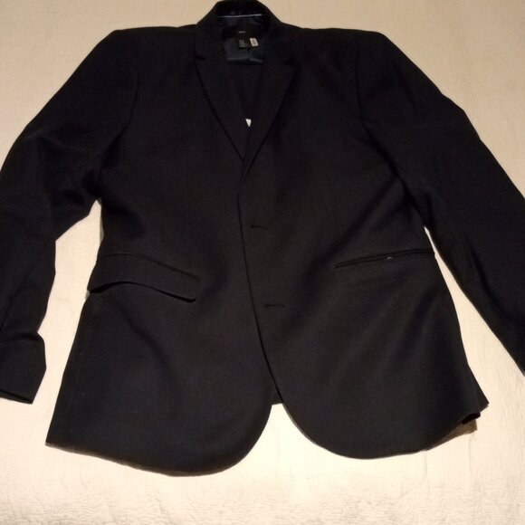 2 suits for the price of 1 [Read details] - Picture 2 of 15